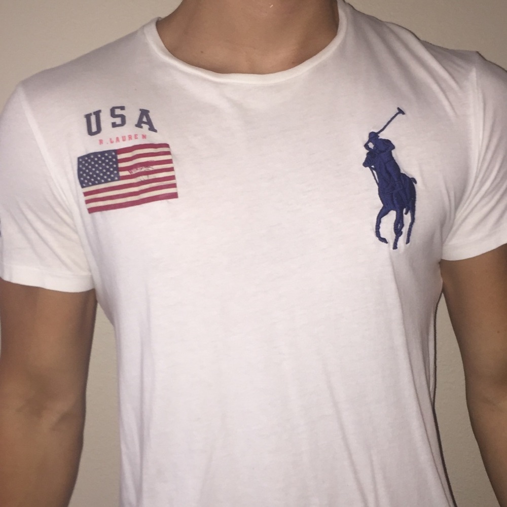 Size Medium Ralph Lauren USA shirt Never Worn